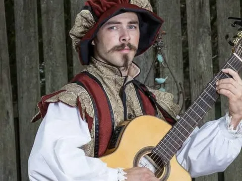 Felipe the Serenader