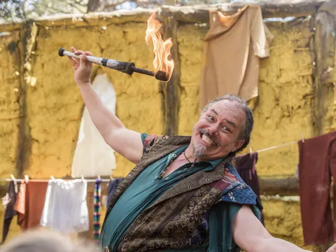 Thomas Wood, Pyrojuggler